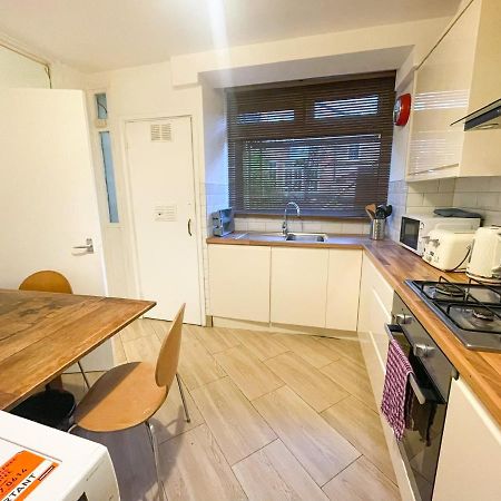Flat 4, Kingsbury House Villa London Bagian luar foto